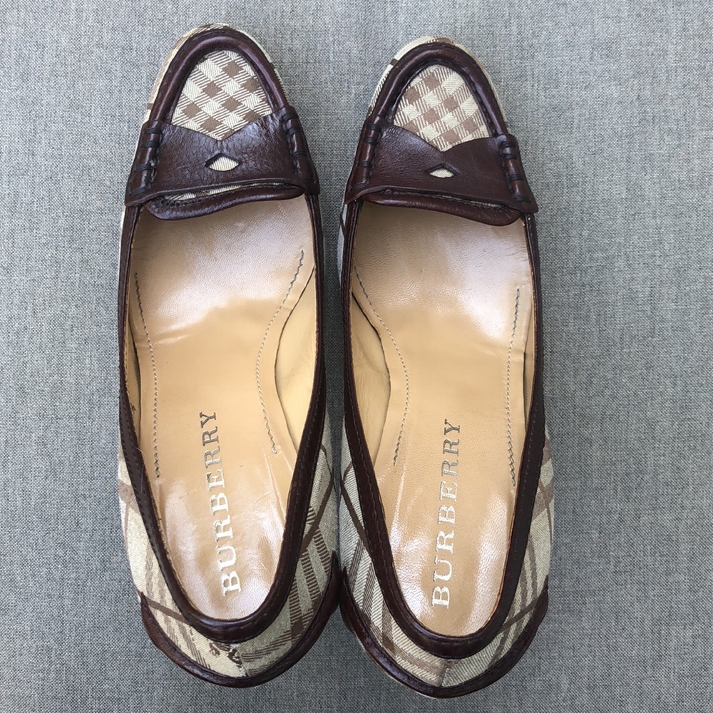 BURBERRY Signature Plaid Loafer Pump - Picture 6 of 12